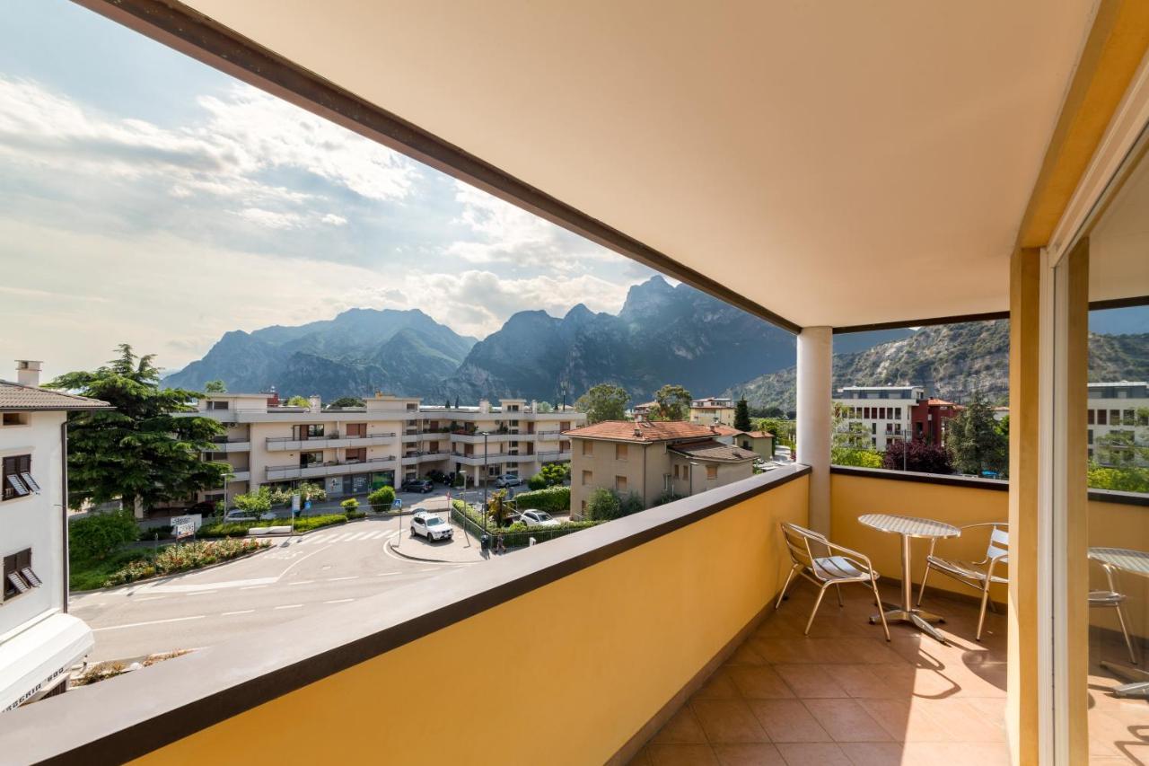 Hotel New Garden à Torbole Sul Garda Extérieur photo
