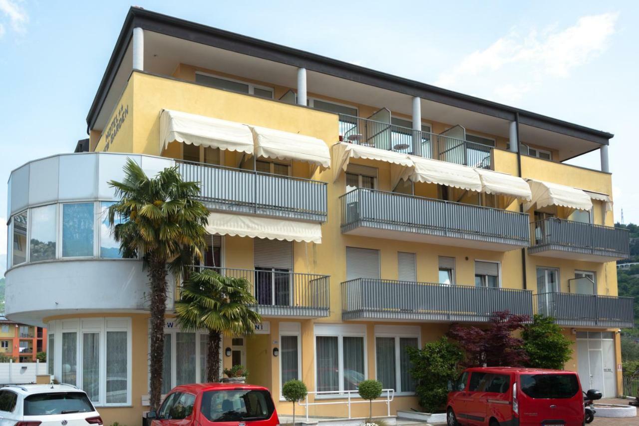 Hotel New Garden à Torbole Sul Garda Extérieur photo